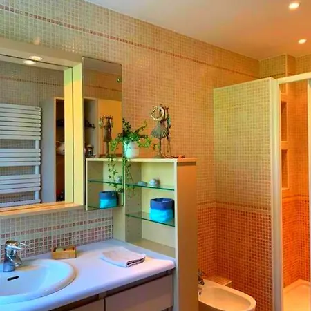 Apartament Spacieux, Calme Et Lumineux.